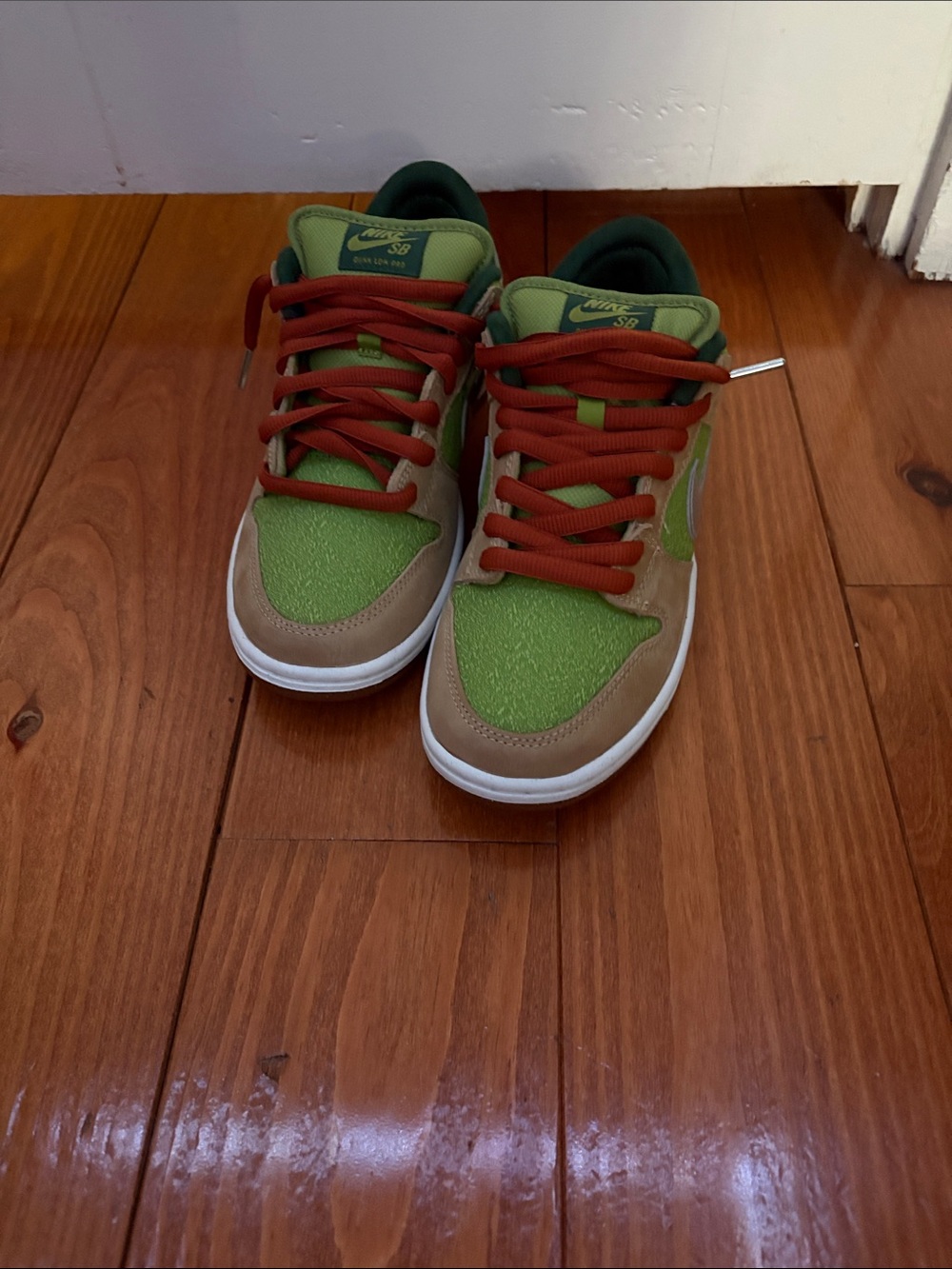 Nike Low-Top Sneakers in Green, Tan and Orange